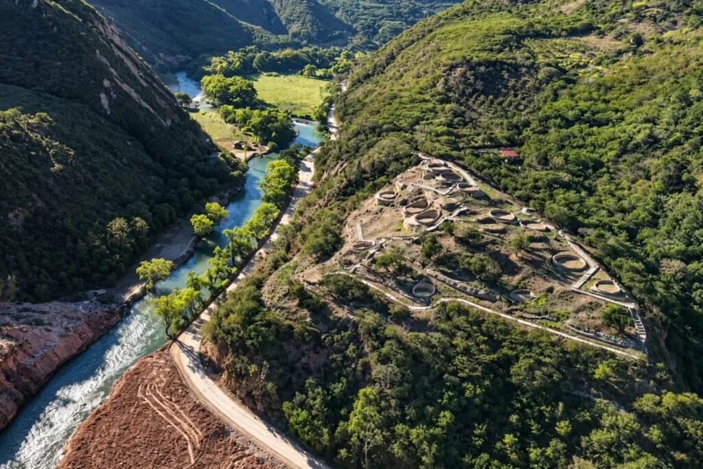 Una comunidad indígena de Ecuador quiere vigilar la Amazonía con IA, paneles solares y Starlink