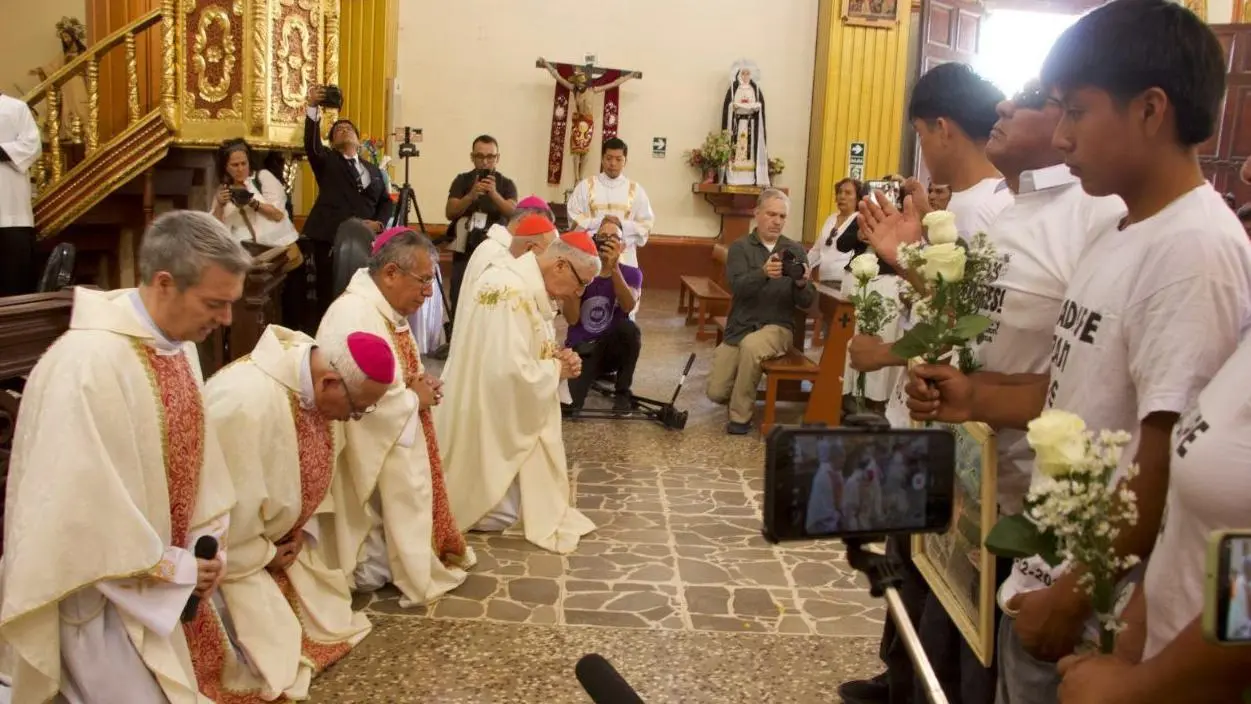 El pueblo de Perú al que el Vaticano pidió perdón de rodillas por el despojo de tierras atribuido al Sodalicio