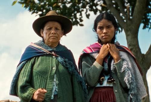 La hija cóndor muestra el declive de las parteras tradicionales quechuas