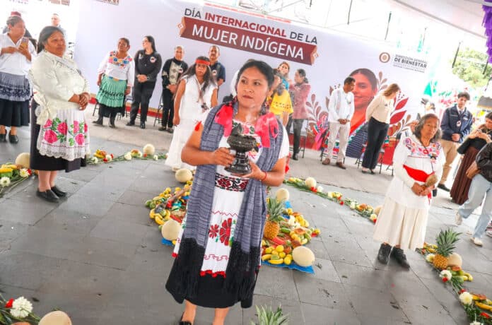 Toluca reconoce aportación de mujeres indígenas a identidad del municipio