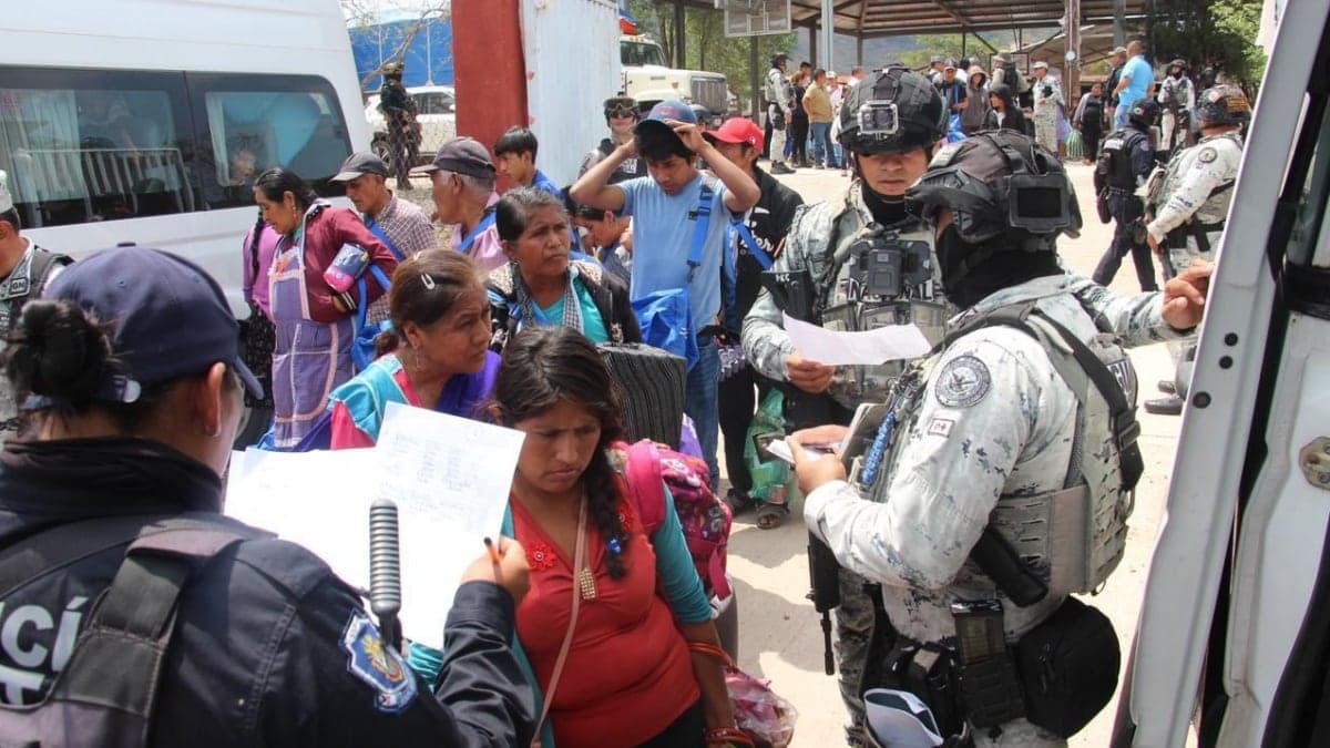 Familias indígenas desplazadas por violencia de Los Ardillos en Chilapa regresan a sus comunidades