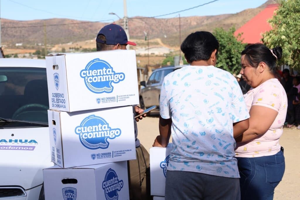 Entrega SPyCI paquetes alimenticios a familias de comunidades indígenas de Parral