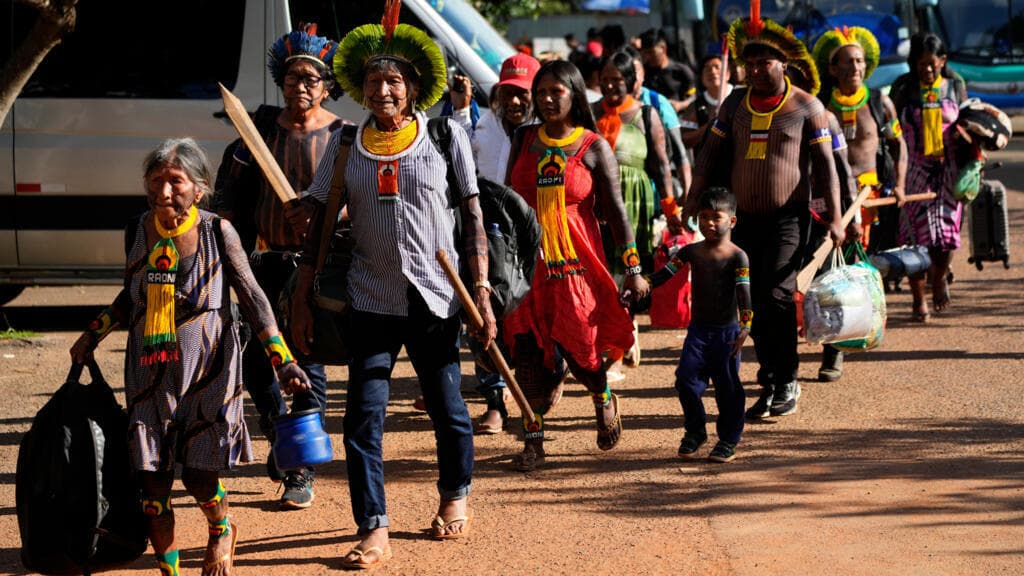 Pueblos indígenas brasileños exigen en Brasilia el reconocimiento de sus tierras ancestrales