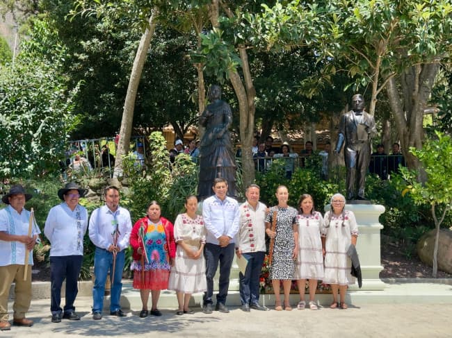 Pueblos Indígenas de Oaxaca honran el legado humanista de Benito Juárez.