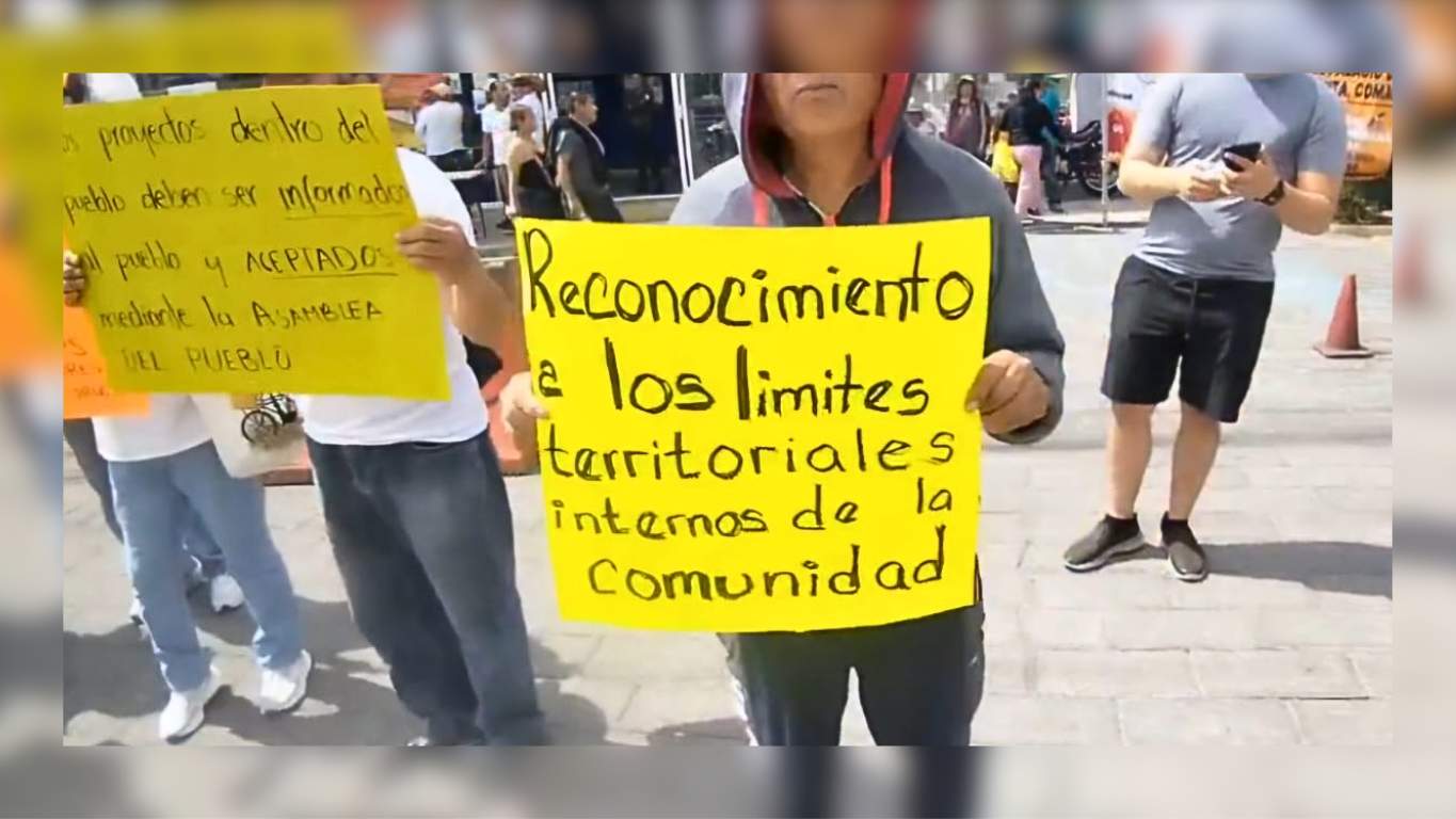 Representantes de pueblos cholultecas se manifiestan para exigir inclusión de sus estrategias de defensa territorial